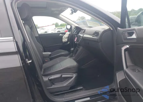 2021 Volkswagen Tiguan 2.0T Se/2.0T Se R-Line Black/2.0T Sel z USA, uszkodzony, nr VIN 3VV2B7AX1MM030328